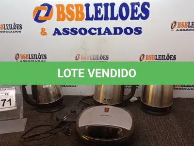 LOTE 171 - 03 CHALEIRAS ELÉTRICAS EM INOX E 01 SANDUICHEIRA MARCA BRITÂNIA. (NO ESTADO) ATENÇÃO! FAZER A VISITAÇÃO ANTES DE ARREMATAR, NÃO SABEMOS SE FUNCIONA, LEILÃO NÃO TEM GARANTIA E NEM DEVOLUÇÃO, SUJEITO A POSSÍVEIS AVARIAS VISÍVEIS/OCULTAS E/OU AUSÊNCIA DE COMPONENTES.