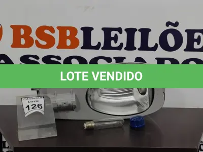 LOTE 126 - 01 LUMINÁRIA DE POSTE. (NO ESTADO) ATENÇÃO! FAZER A VISITAÇÃO ANTES DE ARREMATAR, NÃO SABEMOS SE FUNCIONA, LEILÃO NÃO TEM GARANTIA E NEM DEVOLUÇÃO, SUJEITO A POSSÍVEIS AVARIAS VISÍVEIS/OCULTAS E/OU AUSÊNCIA DE COMPONENTES.