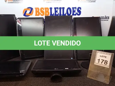 LOTE 178 - 07 MONITORES LCD DE MARCAS E MODELOS DIVERSOS. (NO ESTADO) ATENÇÃO! FAZER A VISITAÇÃO ANTES DE ARREMATAR, NÃO SABEMOS SE FUNCIONA. LEILÃO NÃO TEM GARANTIA E NEM DEVOLUÇÃO, SUJEITO A POSSÍVEIS AVARIAS VISÍVEIS/OCULTAS E/OU AUSÊNCIA DE COMPONENTES.