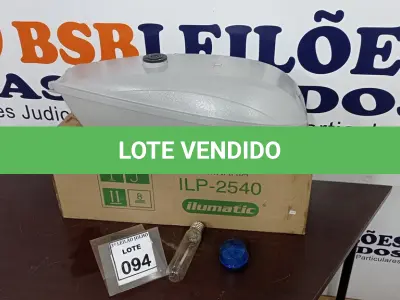 LOTE 094 - 01 LUMINÁRIA DE POSTE. (NO ESTADO) ATENÇÃO! FAZER A VISITAÇÃO ANTES DE ARREMATAR, NÃO SABEMOS SE FUNCIONA, LEILÃO NÃO TEM GARANTIA E NEM DEVOLUÇÃO, SUJEITO A POSSÍVEIS AVARIAS VISÍVEIS/OCULTAS E/OU AUSÊNCIA DE COMPONENTES.
