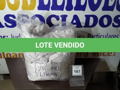 LOTE 187 -  01 SACO COM CORTINAS. (NO ESTADO EM QUE SE ENCONTRA. SUJEITO A AVARIAS OCULTAS/VISÍVEIS.)  