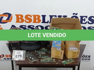 LOTE 075 - 01 LOTE COM GRANDE QUANTIDADE DE PLACAS DE CIRCUITOS E ACESSÓRIOS DE CÂMERAS DE MONITORAMENTO. (NO ESTADO) ATENÇÃO! FAZER A VISITAÇÃO ANTES DE ARREMATAR, NÃO SABEMOS SE FUNCIONA, LEILÃO NÃO TEM GARANTIA E NEM DEVOLUÇÃO, SUJEITO A POSSÍVEIS AVARIAS VISÍVEIS/OCULTAS E/OU AUSÊNCIA DE COMPONENTES.