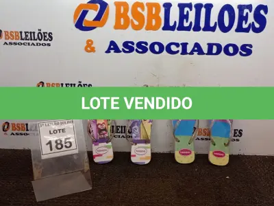 LOTE 185 - 02 PARES DE SANDALHAS HAVAIANAS MODELO FEMININO TAMANHOS 33 E 37.  (NO ESTADO) ATENÇÃO! FAZER A VISITAÇÃO ANTES DE ARREMATAR, NÃO SABEMOS SE FUNCIONA. LEILÃO NÃO TEM GARANTIA E NEM DEVOLUÇÃO, SUJEITO A POSSÍVEIS AVARIAS VISÍVEIS/OCULTAS E/OU AUSÊNCIA DE COMPONENTES.