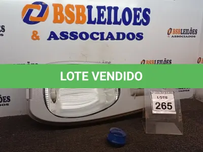 LOTE 265 - 01 LUMINÁRIA DE POSTE. (NO ESTADO) ATENÇÃO! FAZER A VISITAÇÃO ANTES DE ARREMATAR, NÃO SABEMOS SE FUNCIONA, LEILÃO NÃO TEM GARANTIA E NEM DEVOLUÇÃO, SUJEITO A POSSÍVEIS AVARIAS VISÍVEIS/OCULTAS E/OU AUSÊNCIA DE COMPONENTES.