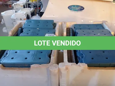 LOTE 461 - 01 LOTE COM GRANDE QUANTIDADE DE BOLSAS DE GELO ARTIFICIAL. (NO ESTADO) ATENÇÃO! FAZER A VISITAÇÃO ANTES DE ARREMATAR, NÃO SABEMOS SE FUNCIONA, LEILÃO NÃO TEM GARANTIA E NEM DEVOLUÇÃO, SUJEITO A POSSÍVEIS AVARIAS VISÍVEIS/OCULTAS E/OU AUSÊNCIA DE COMPONENTES.