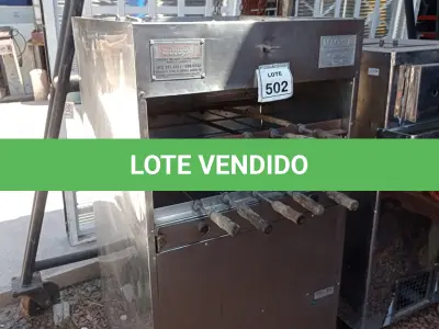 LOTE 502 - 01 CHURRASQUEIRA DUPLA EM INOX COM ESPETOS. (NO ESTADO) ATENÇÃO! FAZER A VISITAÇÃO ANTES DE ARREMATAR, NÃO SABEMOS SE FUNCIONA, LEILÃO NÃO TEM GARANTIA E NEM DEVOLUÇÃO, SUJEITO A POSSÍVEIS AVARIAS VISÍVEIS/OCULTAS E/OU AUSÊNCIA DE COMPONENTES.