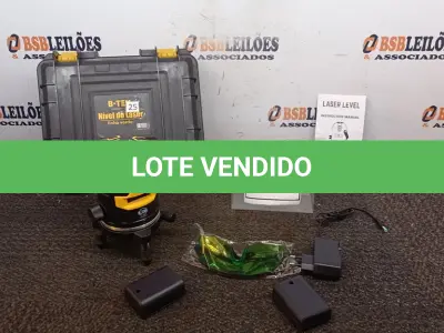 LOTE 250 - NIVEL A LASER COM 2 BATERIAS MALETA ÓCULOS DE PROTEÇÃO (NO ESTADO) ATENÇÃO! FAZER A VISITAÇÃO ANTES DE ARREMATAR, NÃO SABEMOS SE FUNCIONA, LEILÃO NÃO TEM GARANTIA E NEM DEVOLUÇÃO, SUJEITO A POSSÍVEIS AVARIAS VISÍVEIS/OCULTAS E/OU AUSÊNCIA DE COMPONENTES.