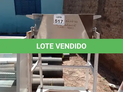 LOTE 517 - 01 CARRINHO BASCULANTE. (NO ESTADO) ATENÇÃO! FAZER A VISITAÇÃO ANTES DE ARREMATAR, NÃO SABEMOS SE FUNCIONA, LEILÃO NÃO TEM GARANTIA E NEM DEVOLUÇÃO, SUJEITO A POSSÍVEIS AVARIAS VISÍVEIS/OCULTAS E/OU AUSÊNCIA DE COMPONENTES.