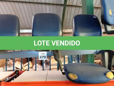 LOTE 270 - 01 LONGARINA DE 03 LUGARES E 01 CADEIRA ALTA PARA CAIXA. (NO ESTADO) ATENÇÃO! FAZER A VISITAÇÃO ANTES DE ARREMATAR, NÃO SABEMOS SE FUNCIONA, LEILÃO NÃO TEM GARANTIA E NEM DEVOLUÇÃO, SUJEITO A POSSÍVEIS AVARIAS VISÍVEIS/OCULTAS E/OU AUSÊNCIA DE COMPONENTES.