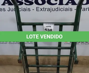 LOTE 438 - 01 CARRINHO 02 RODAS PARA CARGAS EM GERAL NA COR VERDE. (NO ESTADO) ATENÇÃO! FAZER A VISITAÇÃO ANTES DE ARREMATAR, NÃO SABEMOS SE FUNCIONA, LEILÃO NÃO TEM GARANTIA E NEM DEVOLUÇÃO, SUJEITO A POSSÍVEIS AVARIAS VISÍVEIS/OCULTAS E/OU AUSÊNCIA DE COMPONENTES.