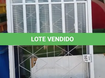 LOTE 507 - 01 JANELA DE VIDRO COM GRADE. (NO ESTADO) ATENÇÃO! FAZER A VISITAÇÃO ANTES DE ARREMATAR, NÃO SABEMOS SE FUNCIONA, LEILÃO NÃO TEM GARANTIA E NEM DEVOLUÇÃO, SUJEITO A POSSÍVEIS AVARIAS VISÍVEIS/OCULTAS E/OU AUSÊNCIA DE COMPONENTES.