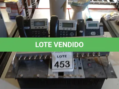 LOTE 453 - 03 APARELHOS DE TELEFONE, 01 CENTRAL TELEFÔNICA E 01 SMITH PARA CÂMERAS. (NO ESTADO) ATENÇÃO! FAZER A VISITAÇÃO ANTES DE ARREMATAR, NÃO SABEMOS SE FUNCIONA, LEILÃO NÃO TEM GARANTIA E NEM DEVOLUÇÃO, SUJEITO A POSSÍVEIS AVARIAS VISÍVEIS/OCULTAS E/OU AUSÊNCIA DE COMPONENTES.
