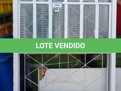 LOTE 507 - 01 JANELA DE VIDRO COM GRADE. (NO ESTADO) ATENÇÃO! FAZER A VISITAÇÃO ANTES DE ARREMATAR, NÃO SABEMOS SE FUNCIONA, LEILÃO NÃO TEM GARANTIA E NEM DEVOLUÇÃO, SUJEITO A POSSÍVEIS AVARIAS VISÍVEIS/OCULTAS E/OU AUSÊNCIA DE COMPONENTES.