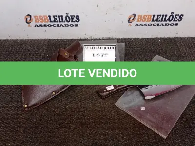 LOTE 020 - CUTELO  IMPORTADA AÇO INOXIDÁVEL CABO EM MADEIRA  FULL TANG BAINHA DE NAPA  TAMANHO TOTAL 30CM PESO 318G JÁ (NO ESTADO) ATENÇÃO! FAZER A VISITAÇÃO ANTES DE ARREMATAR, NÃO SABEMOS SE FUNCIONA, LEILÃO NÃO TEM GARANTIA E NEM DEVOLUÇÃO, SUJEITO A POSSÍVEIS AVARIAS VISÍVEIS/OCULTAS E/OU AUSÊNCIA DE COMPONENTES.
