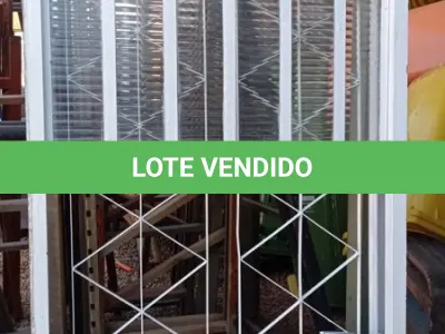 LOTE 506 - 01 JANELA DE VIDRO COM GRADE. (NO ESTADO) ATENÇÃO! FAZER A VISITAÇÃO ANTES DE ARREMATAR, NÃO SABEMOS SE FUNCIONA, LEILÃO NÃO TEM GARANTIA E NEM DEVOLUÇÃO, SUJEITO A POSSÍVEIS AVARIAS VISÍVEIS/OCULTAS E/OU AUSÊNCIA DE COMPONENTES.