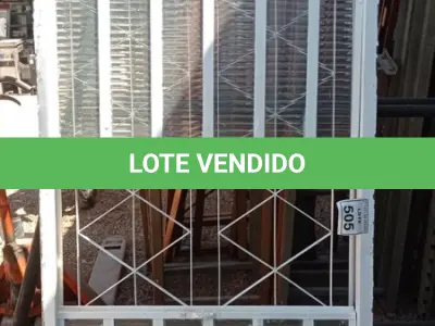 LOTE 505 - 01 JANELA DE VIDRO COM GRADE. (NO ESTADO) ATENÇÃO! FAZER A VISITAÇÃO ANTES DE ARREMATAR, NÃO SABEMOS SE FUNCIONA, LEILÃO NÃO TEM GARANTIA E NEM DEVOLUÇÃO, SUJEITO A POSSÍVEIS AVARIAS VISÍVEIS/OCULTAS E/OU AUSÊNCIA DE COMPONENTES.