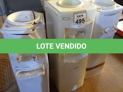 LOTE 495 - 03 BEBEDOUROS PARA GARRAFÃO. (NO ESTADO) ATENÇÃO! FAZER A VISITAÇÃO ANTES DE ARREMATAR, NÃO SABEMOS SE FUNCIONA, LEILÃO NÃO TEM GARANTIA E NEM DEVOLUÇÃO, SUJEITO A POSSÍVEIS AVARIAS VISÍVEIS/OCULTAS E/OU AUSÊNCIA DE COMPONENTES.