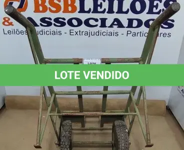 LOTE 439 - 01 CARRINHO 02 RODAS PARA CARGAS EM GERAL NA COR VERDE. (NO ESTADO) ATENÇÃO! FAZER A VISITAÇÃO ANTES DE ARREMATAR, NÃO SABEMOS SE FUNCIONA, LEILÃO NÃO TEM GARANTIA E NEM DEVOLUÇÃO, SUJEITO A POSSÍVEIS AVARIAS VISÍVEIS/OCULTAS E/OU AUSÊNCIA DE COMPONENTES.