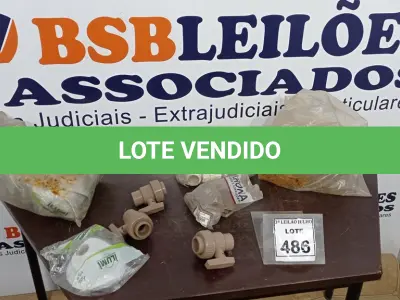 LOTE 486 - 01 LOTE COM VÁRIAS PEÇAS DE PLAFON 02 LÂMPADAS, NIPLES, TÊ E REGISTROS DE MARCAS E MEDIDAS DIVERSAS. (NO ESTADO) ATENÇÃO! FAZER A VISITAÇÃO ANTES DE ARREMATAR, NÃO SABEMOS SE FUNCIONA, LEILÃO NÃO TEM GARANTIA E NEM DEVOLUÇÃO, SUJEITO A POSSÍVEIS AVARIAS VISÍVEIS/OCULTAS E/OU AUSÊNCIA DE COMPONENTES.