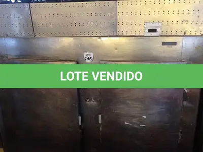 LOTE 245 - 01 REFRIGERADOR INDUSTRIAL 02 PORTAS. (NO ESTADO) ATENÇÃO! FAZER A VISITAÇÃO ANTES DE ARREMATAR, NÃO SABEMOS SE FUNCIONA, LEILÃO NÃO TEM GARANTIA E NEM DEVOLUÇÃO, SUJEITO A POSSÍVEIS AVARIAS VISÍVEIS/OCULTAS E/OU AUSÊNCIA DE COMPONENTES.