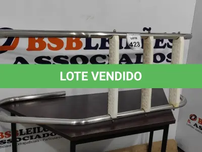 LOTE 423 - 01 ESCADA PARA PISCINA. (NO ESTADO) ATENÇÃO! FAZER A VISITAÇÃO ANTES DE ARREMATAR, NÃO SABEMOS SE FUNCIONA, LEILÃO NÃO TEM GARANTIA E NEM DEVOLUÇÃO, SUJEITO A POSSÍVEIS AVARIAS VISÍVEIS/OCULTAS E/OU AUSÊNCIA DE COMPONENTES.