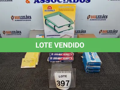 LOTE 397 - 01 LOTE COM 01 CAIXA PARA CORRESPONDÊNCIA DUPLA, 01 CAIXA DE CD-RW, GRAMPOS, GRAMPEADOR E BLOCO DE NOTAS. (NO ESTADO) ATENÇÃO! FAZER A VISITAÇÃO ANTES DE ARREMATAR, NÃO SABEMOS SE FUNCIONA. LEILÃO NÃO TEM GARANTIA E NEM DEVOLUÇÃO, SUJEITO A POSSÍVEIS AVARIAS VISÍVEIS/OCULTAS E/OU AUSÊNCIA DE COMPONENTES.