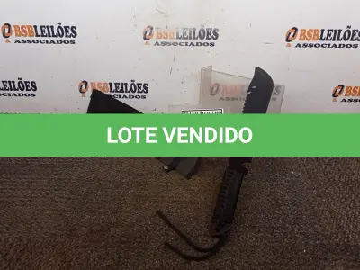 LOTE 030 - FACÃO RAMBO  AÇO INOXIDÁVEL TAMANHO TOTAL 48,5CM  LAMINDA 33,5 FULL TANG COM BAINHA DE NYLON MODELO IMPORTADO (NO ESTADO) ATENÇÃO! FAZER A VISITAÇÃO ANTES DE ARREMATAR, NÃO SABEMOS SE FUNCIONA, LEILÃO NÃO TEM GARANTIA E NEM DEVOLUÇÃO, SUJEITO A POSSÍVEIS AVARIAS VISÍVEIS/OCULTAS E/OU AUSÊNCIA DE COMPONENTES.