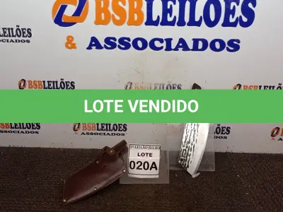LOTE 020 - CUTELO  IMPORTADA AÇO INOXIDÁVEL CABO EM MADEIRA  FULL TANG BAINHA DE NAPA  TAMANHO TOTAL 30CM PESO 318G JÁ (NO ESTADO) ATENÇÃO! FAZER A VISITAÇÃO ANTES DE ARREMATAR, NÃO SABEMOS SE FUNCIONA, LEILÃO NÃO TEM GARANTIA E NEM DEVOLUÇÃO, SUJEITO A POSSÍVEIS AVARIAS VISÍVEIS/OCULTAS E/OU AUSÊNCIA DE COMPONENTES.