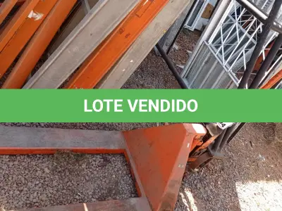 LOTE 504 - 01 PALETEIRA MANUAL. (NO ESTADO) ATENÇÃO! FAZER A VISITAÇÃO ANTES DE ARREMATAR, NÃO SABEMOS SE FUNCIONA, LEILÃO NÃO TEM GARANTIA E NEM DEVOLUÇÃO, SUJEITO A POSSÍVEIS AVARIAS VISÍVEIS/OCULTAS E/OU AUSÊNCIA DE COMPONENTES.