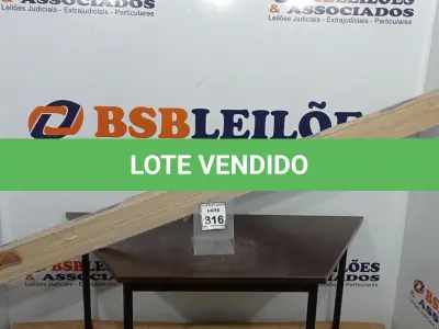 LOTE 316 - 01 PORTA SANFONADA. (NO ESTADO) ATENÇÃO! FAZER A VISITAÇÃO ANTES DE ARREMATAR, NÃO SABEMOS SE FUNCIONA, LEILÃO NÃO TEM GARANTIA E NEM DEVOLUÇÃO, SUJEITO A POSSÍVEIS AVARIAS VISÍVEIS/OCULTAS E/OU AUSÊNCIA DE COMPONENTES.
