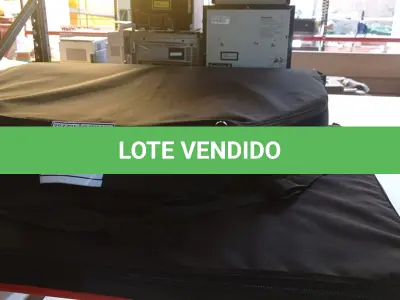 LOTE 473 - 01 KIT DE CENÁRIO FOTOGRÁFICO. (NO ESTADO) ATENÇÃO! FAZER A VISITAÇÃO ANTES DE ARREMATAR, NÃO SABEMOS SE FUNCIONA, LEILÃO NÃO TEM GARANTIA E NEM DEVOLUÇÃO, SUJEITO A POSSÍVEIS AVARIAS VISÍVEIS/OCULTAS E/OU AUSÊNCIA DE COMPONENTES.
