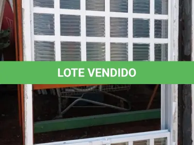 LOTE 509 - 01 JANELA DE VIDRO COM GRADE. (NO ESTADO) ATENÇÃO! FAZER A VISITAÇÃO ANTES DE ARREMATAR, NÃO SABEMOS SE FUNCIONA, LEILÃO NÃO TEM GARANTIA E NEM DEVOLUÇÃO, SUJEITO A POSSÍVEIS AVARIAS VISÍVEIS/OCULTAS E/OU AUSÊNCIA DE COMPONENTES.