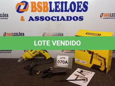 LOTE 070 - FURADEIRA DE IMPACTO 220V 500W ACESSÓRIOS RÉGUA DE POSICIONAMENTO CHAVE E ALÇA (NO ESTADO) ATENÇÃO! FAZER A VISITAÇÃO ANTES DE ARREMATAR, NÃO SABEMOS SE FUNCIONA, LEILÃO NÃO TEM GARANTIA E NEM DEVOLUÇÃO, SUJEITO A POSSÍVEIS AVARIAS VISÍVEIS/OCULTAS E/OU AUSÊNCIA DE COMPONENTES.