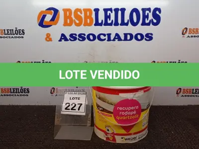 LOTE 227 - 01 BALDE DE IMPERMEABILIZANTE DE 12KG MARCA WEBER. (NO ESTADO) ATENÇÃO! FAZER A VISITAÇÃO ANTES DE ARREMATAR, NÃO SABEMOS SE FUNCIONA, LEILÃO NÃO TEM GARANTIA E NEM DEVOLUÇÃO, SUJEITO A POSSÍVEIS AVARIAS VISÍVEIS/OCULTAS E/OU AUSÊNCIA DE COMPONENTES.