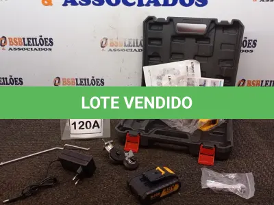 LOTE 120 - PARAFUSADEIRA 48V A BATERIAS E ADAPTADOR CORTADOR DE CHAPA COM MALETA (NO ESTADO) ATENÇÃO! FAZER A VISITAÇÃO ANTES DE ARREMATAR, NÃO SABEMOS SE FUNCIONA, LEILÃO NÃO TEM GARANTIA E NEM DEVOLUÇÃO, SUJEITO A POSSÍVEIS AVARIAS VISÍVEIS/OCULTAS E/OU AUSÊNCIA DE COMPONENTES.