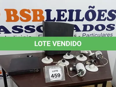 LOTE 459 - 01 APARELHO DE DVR E 08 CÂMERAS DE MONITORAMENTO. (NO ESTADO) ATENÇÃO! FAZER A VISITAÇÃO ANTES DE ARREMATAR, NÃO SABEMOS SE FUNCIONA, LEILÃO NÃO TEM GARANTIA E NEM DEVOLUÇÃO, SUJEITO A POSSÍVEIS AVARIAS VISÍVEIS/OCULTAS E/OU AUSÊNCIA DE COMPONENTES.