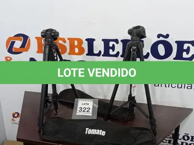 LOTE 322 - 02 TRIPÉS PARA CÂMERAS. (NO ESTADO) ATENÇÃO! FAZER A VISITAÇÃO ANTES DE ARREMATAR, NÃO SABEMOS SE FUNCIONA, LEILÃO NÃO TEM GARANTIA E NEM DEVOLUÇÃO, SUJEITO A POSSÍVEIS AVARIAS VISÍVEIS/OCULTAS E/OU AUSÊNCIA DE COMPONENTES.