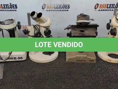 LOTE 445 - 04 MICROSCÓPIOS COM AVARIAS. (NO ESTADO) ATENÇÃO! FAZER A VISITAÇÃO ANTES DE ARREMATAR, NÃO SABEMOS SE FUNCIONA, LEILÃO NÃO TEM GARANTIA E NEM DEVOLUÇÃO, SUJEITO A POSSÍVEIS AVARIAS VISÍVEIS/OCULTAS E/OU AUSÊNCIA DE COMPONENTES.
