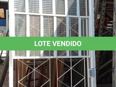 LOTE 505 - 01 JANELA DE VIDRO COM GRADE. (NO ESTADO) ATENÇÃO! FAZER A VISITAÇÃO ANTES DE ARREMATAR, NÃO SABEMOS SE FUNCIONA, LEILÃO NÃO TEM GARANTIA E NEM DEVOLUÇÃO, SUJEITO A POSSÍVEIS AVARIAS VISÍVEIS/OCULTAS E/OU AUSÊNCIA DE COMPONENTES.