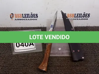 LOTE 040 - FACA ARTESANAL JAVALIZEIRA AÇO CARBONO TEMPERA INTEGRAL 10,5POLEGADAS DE LAMINA BAINHA EM COURO (NO ESTADO) ATENÇÃO! FAZER A VISITAÇÃO ANTES DE ARREMATAR, NÃO SABEMOS SE FUNCIONA, LEILÃO NÃO TEM GARANTIA E NEM DEVOLUÇÃO, SUJEITO A POSSÍVEIS AVARIAS VISÍVEIS/OCULTAS E/OU AUSÊNCIA DE COMPONENTES.