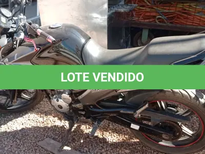 LOTE 462 - 01 MOTO YAMAHA FAZER 250 BLUEFLEX, COR PRETA, ANO 2012/2013  249 CC (250 DE DEBITO POR CONTA DO COMPRADOR). (NO ESTADO) ATENÇÃO! FAZER A VISITAÇÃO ANTES DE ARREMATAR, NÃO SABEMOS SE FUNCIONA, LEILÃO NÃO TEM GARANTIA E NEM DEVOLUÇÃO, SUJEITO A POSSÍVEIS AVARIAS VISÍVEIS/OCULTAS E/OU AUSÊNCIA DE COMPONENTES.