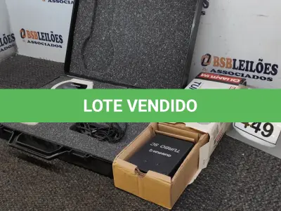 LOTE 449 - 01 MALETA COM 01 ANALISADOR DE COMPOSIÇÃO CORPORAL MALTRON E 01 BATERIA PARA FLASH QUANTUM. (NO ESTADO) ATENÇÃO! FAZER A VISITAÇÃO ANTES DE ARREMATAR, NÃO SABEMOS SE FUNCIONA, LEILÃO NÃO TEM GARANTIA E NEM DEVOLUÇÃO, SUJEITO A POSSÍVEIS AVARIAS VISÍVEIS/OCULTAS E/OU AUSÊNCIA DE COMPONENTES.