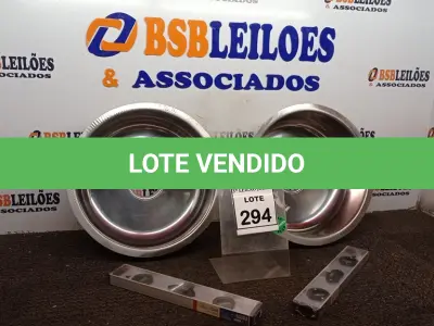 LOTE 294 - 02 CUBAS EM INOX E 02 NÍVEIS DE ALUMÍNIO. (NO ESTADO) ATENÇÃO! FAZER A VISITAÇÃO ANTES DE ARREMATAR, NÃO SABEMOS SE FUNCIONA, LEILÃO NÃO TEM GARANTIA E NEM DEVOLUÇÃO, SUJEITO A POSSÍVEIS AVARIAS VISÍVEIS/OCULTAS E/OU AUSÊNCIA DE COMPONENTES.