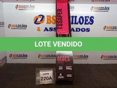 LOTE 220 - ARARA DUPLA MONTÁVEL  AÇO INOX SUPORTA 30KL 4 PÉS COM RODINHAS  POSSUI TRAVAS  TAMANHO A1.60CM L 0,94CM (NO ESTADO) ATENÇÃO! FAZER A VISITAÇÃO ANTES DE ARREMATAR, NÃO SABEMOS SE FUNCIONA, LEILÃO NÃO TEM GARANTIA E NEM DEVOLUÇÃO, SUJEITO A POSSÍVEIS AVARIAS VISÍVEIS/OCULTAS E/OU AUSÊNCIA DE COMPONENTES.
