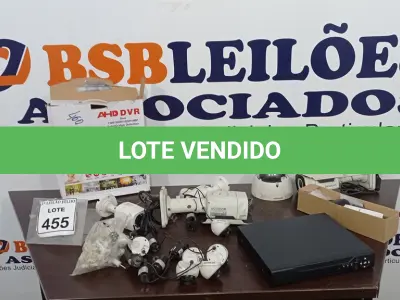 LOTE 455 - 12 CÂMERAS00 DE MODELOS DIVERSOS E DVR NA CAIXA COMPLETO. (NO ESTADO) ATENÇÃO! FAZER A VISITAÇÃO ANTES DE ARREMATAR, NÃO SABEMOS SE FUNCIONA, LEILÃO NÃO TEM GARANTIA E NEM DEVOLUÇÃO, SUJEITO A POSSÍVEIS AVARIAS VISÍVEIS/OCULTAS E/OU AUSÊNCIA DE COMPONENTES.