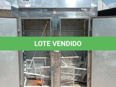 LOTE 403 - 01 FREEZER VERTICAL EM INOX 02 PORTAS 220V. (NO ESTADO) ATENÇÃO! FAZER A VISITAÇÃO ANTES DE ARREMATAR, NÃO SABEMOS SE FUNCIONA, LEILÃO NÃO TEM GARANTIA E NEM DEVOLUÇÃO, SUJEITO A POSSÍVEIS AVARIAS VISÍVEIS/OCULTAS E/OU AUSÊNCIA DE COMPONENTES.