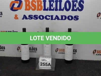LOTE 255 - 03 GARRAFAS DE VINHO TINTO VALA REAL PORTUGUÊS SAFRA 2019 750ML. (NO ESTADO) ATENÇÃO! FAZER A VISITAÇÃO ANTES DE ARREMATAR, NÃO SABEMOS SE FUNCIONA, LEILÃO NÃO TEM GARANTIA E NEM DEVOLUÇÃO, SUJEITO A POSSÍVEIS AVARIAS VISÍVEIS/OCULTAS E/OU AUSÊNCIA DE COMPONENTES.