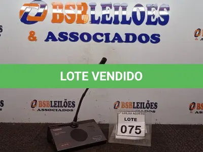 LOTE 075 - 01 MICROFONE DE MESA COM BASE. (NO ESTADO) ATENÇÃO! FAZER A VISITAÇÃO ANTES DE ARREMATAR, NÃO SABEMOS SE FUNCIONA. LEILÃO NÃO TEM GARANTIA E NEM DEVOLUÇÃO, SUJEITO A POSSÍVEIS AVARIAS VISÍVEIS/OCULTAS E/OU AUSÊNCIA DE COMPONENTES.