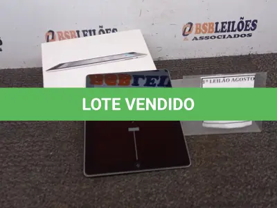 LOTE 087 - 01 IPAD 16G NA CAIXA. (NO ESTADO) ATENÇÃO! FAZER A VISITAÇÃO ANTES DE ARREMATAR, NÃO SABEMOS SE FUNCIONA. LEILÃO NÃO TEM GARANTIA E NEM DEVOLUÇÃO, SUJEITO A POSSÍVEIS AVARIAS VISÍVEIS/OCULTAS E/OU AUSÊNCIA DE COMPONENTES.