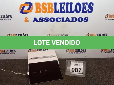 LOTE 087 - 01 IPAD 16G NA CAIXA. (NO ESTADO) ATENÇÃO! FAZER A VISITAÇÃO ANTES DE ARREMATAR, NÃO SABEMOS SE FUNCIONA. LEILÃO NÃO TEM GARANTIA E NEM DEVOLUÇÃO, SUJEITO A POSSÍVEIS AVARIAS VISÍVEIS/OCULTAS E/OU AUSÊNCIA DE COMPONENTES.